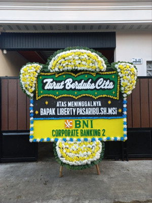 Papan Bunga Duka di Pelita